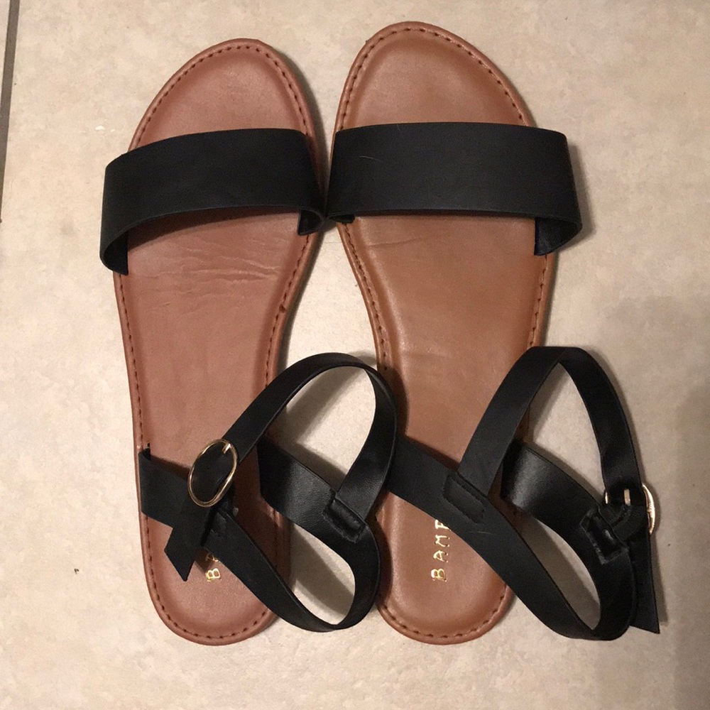 Super cute sandals that do with everything!